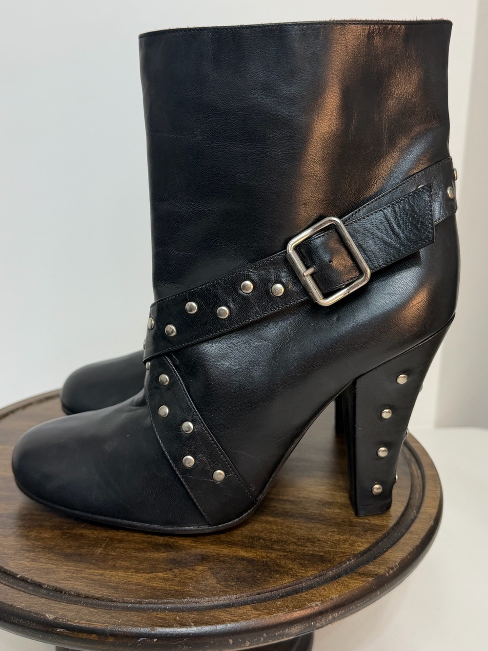 MARC JACOBS Black Leather Studded Ankle Boots Buckle Harness Cone Heel Size 38.5